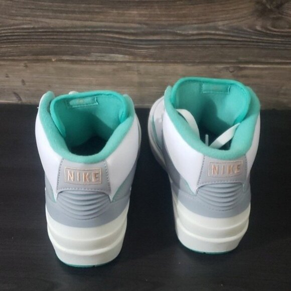 New Nike Air Jordan 2 Retro White Mid Top Womens Sneakers Size 7 Crystal Mint - Picture 5 of 9